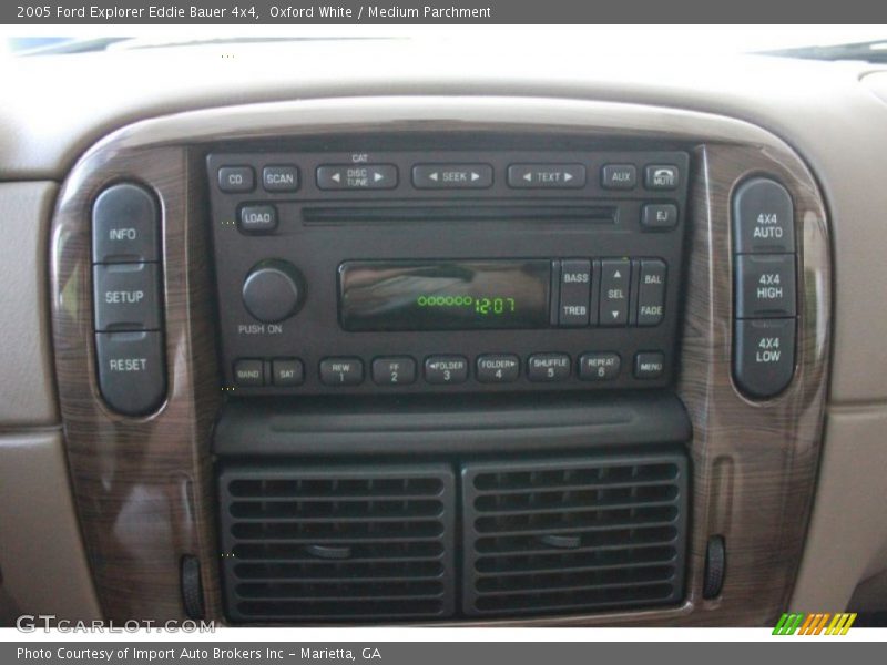 Oxford White / Medium Parchment 2005 Ford Explorer Eddie Bauer 4x4