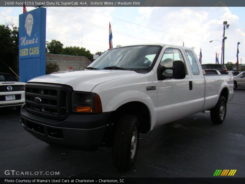 Oxford White / Medium Flint 2006 Ford F250 Super Duty XL SuperCab 4x4