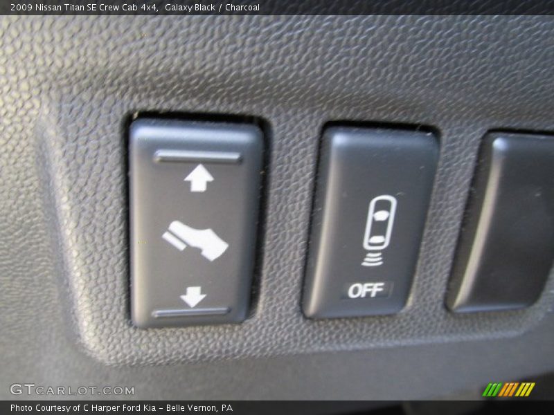 Galaxy Black / Charcoal 2009 Nissan Titan SE Crew Cab 4x4
