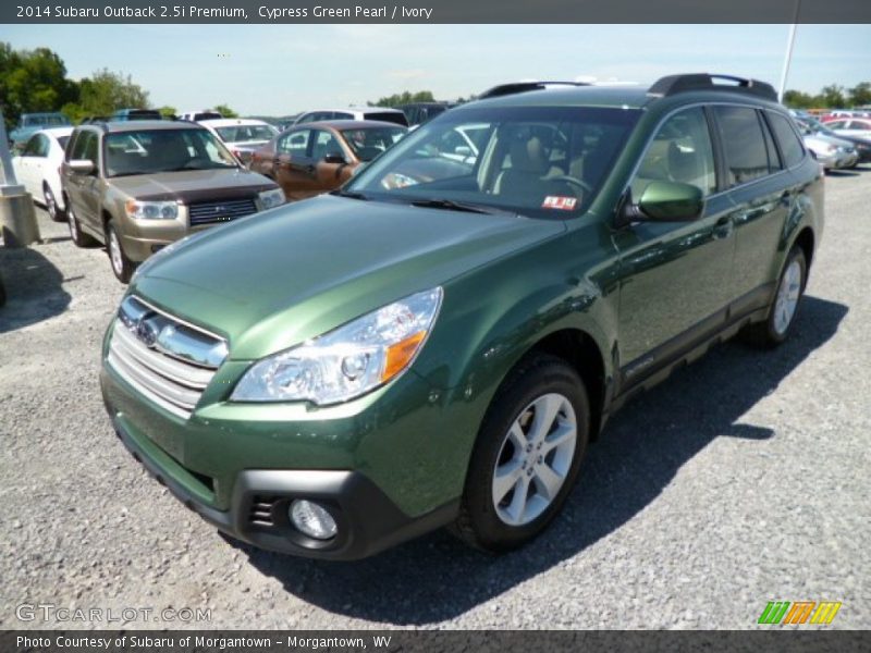 Front 3/4 View of 2014 Outback 2.5i Premium