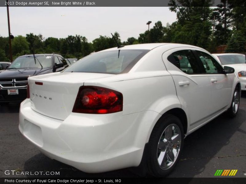 New Bright White / Black 2013 Dodge Avenger SE