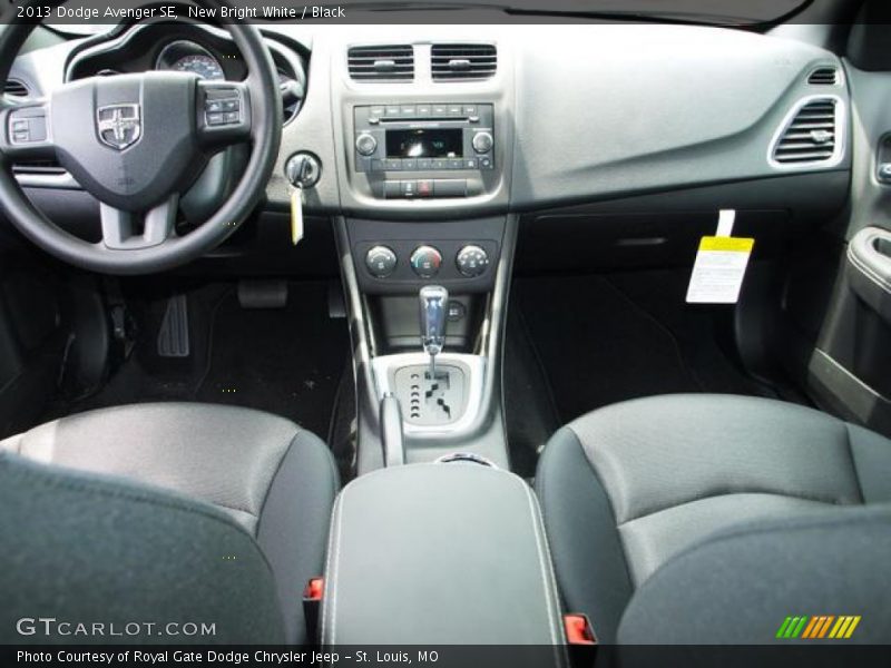 New Bright White / Black 2013 Dodge Avenger SE