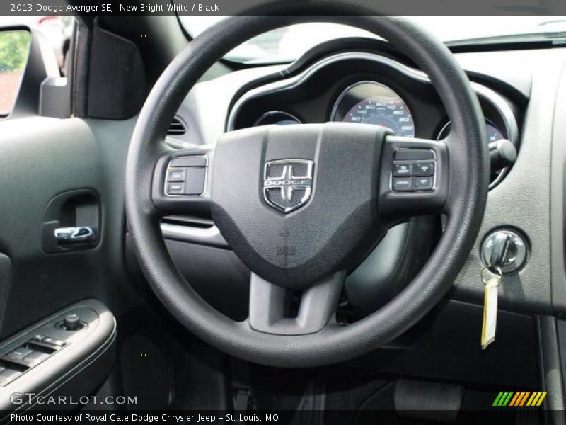 New Bright White / Black 2013 Dodge Avenger SE