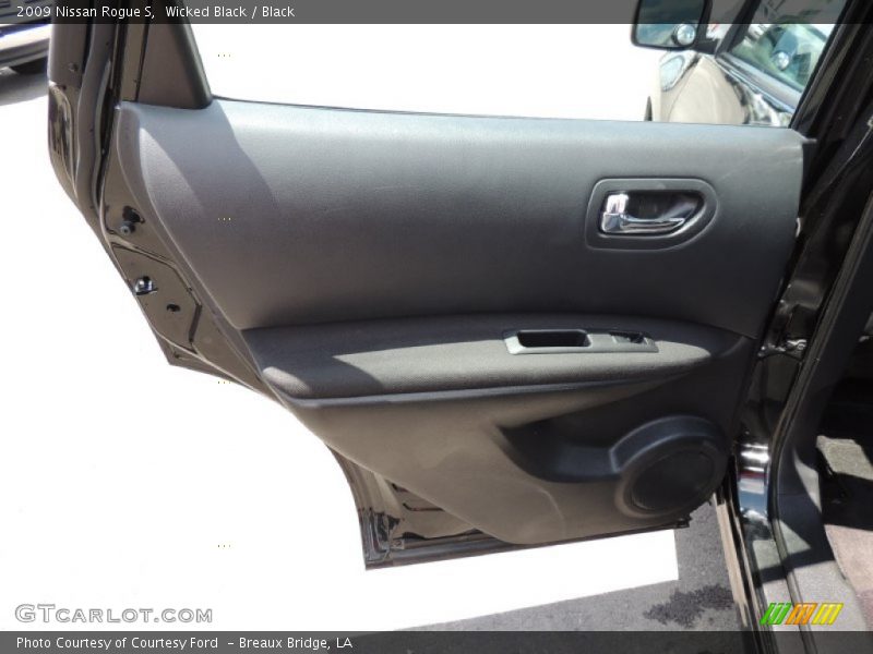Wicked Black / Black 2009 Nissan Rogue S