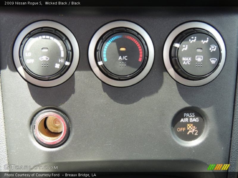 Wicked Black / Black 2009 Nissan Rogue S