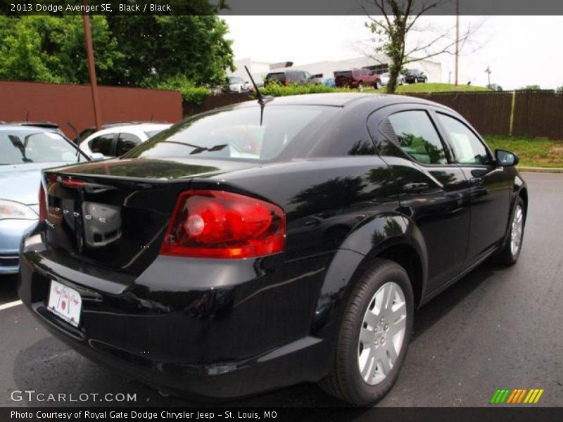 Black / Black 2013 Dodge Avenger SE