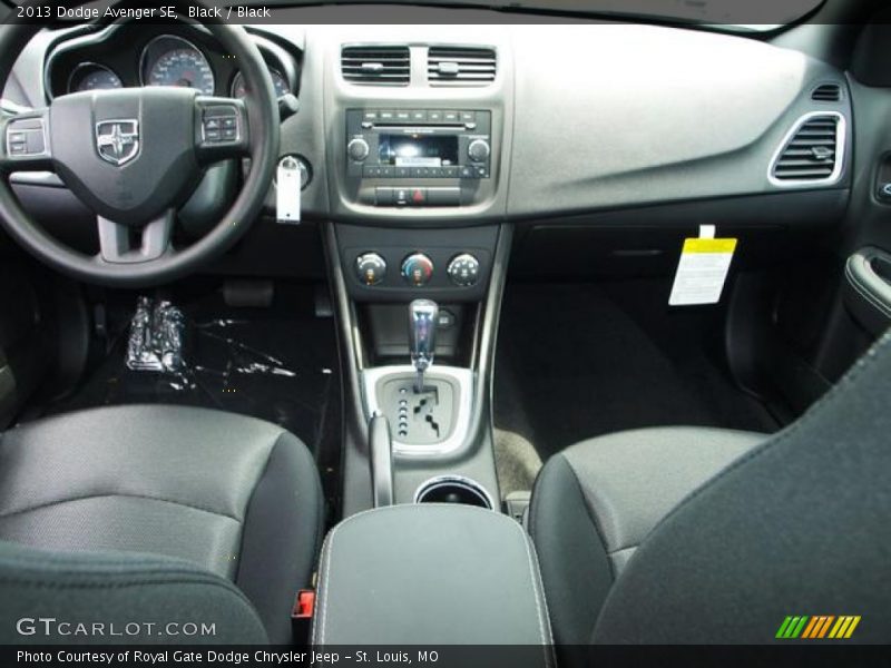 Black / Black 2013 Dodge Avenger SE