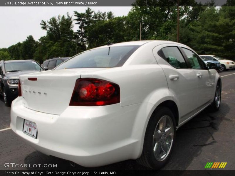 New Bright White / Black 2013 Dodge Avenger SE V6