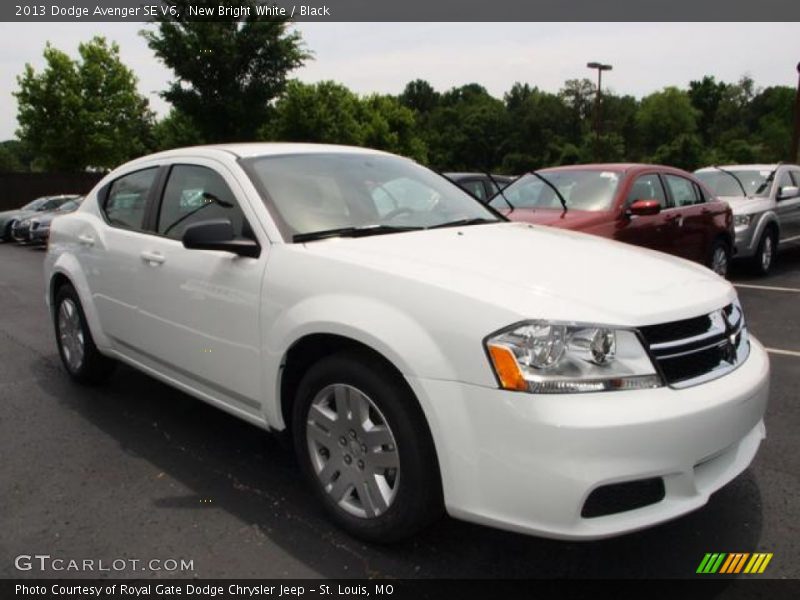 New Bright White / Black 2013 Dodge Avenger SE V6