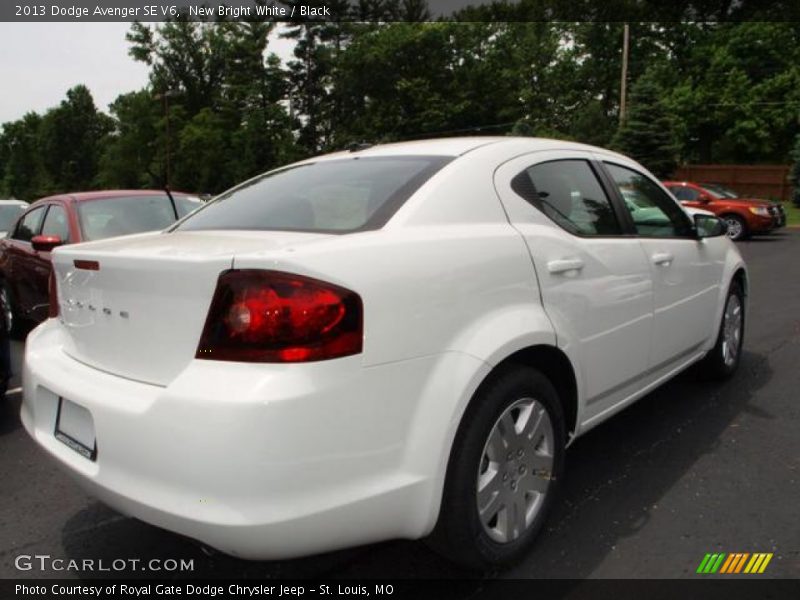 New Bright White / Black 2013 Dodge Avenger SE V6
