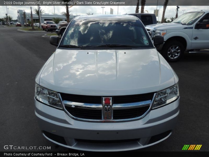 Bright Silver Metallic / Dark Slate Gray/Light Graystone 2009 Dodge Journey SE