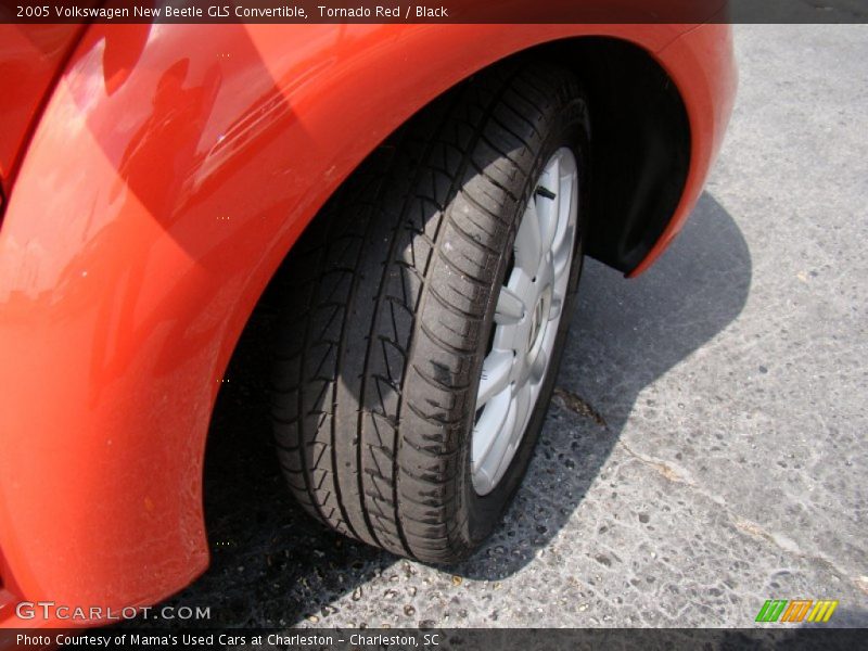 Tornado Red / Black 2005 Volkswagen New Beetle GLS Convertible