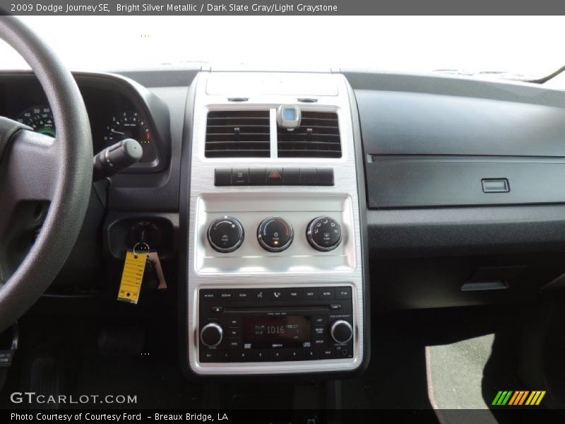 Bright Silver Metallic / Dark Slate Gray/Light Graystone 2009 Dodge Journey SE