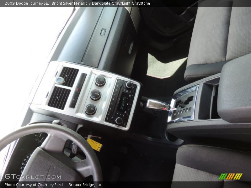 Bright Silver Metallic / Dark Slate Gray/Light Graystone 2009 Dodge Journey SE