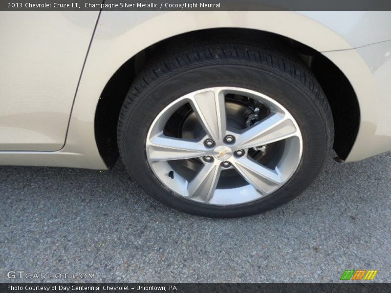 Champagne Silver Metallic / Cocoa/Light Neutral 2013 Chevrolet Cruze LT