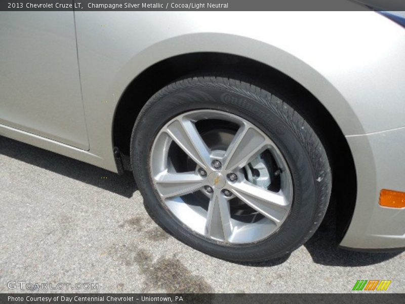 Champagne Silver Metallic / Cocoa/Light Neutral 2013 Chevrolet Cruze LT