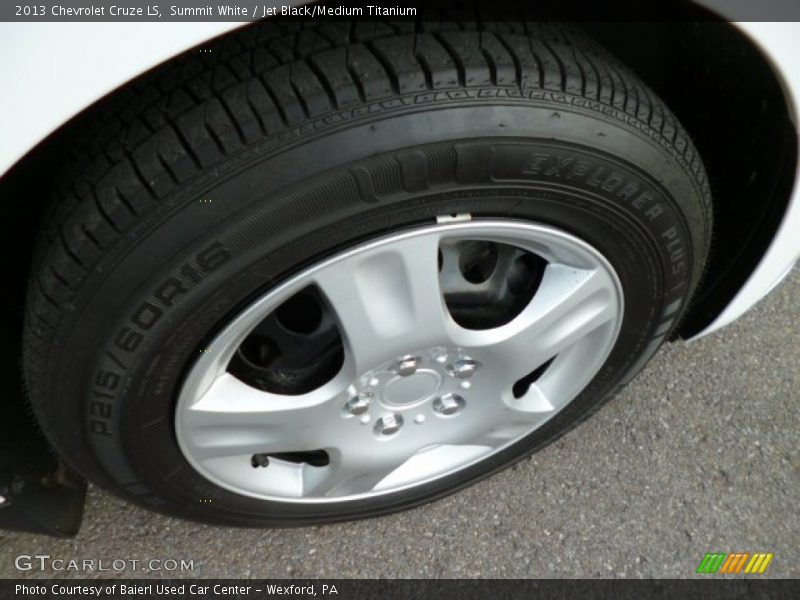 Summit White / Jet Black/Medium Titanium 2013 Chevrolet Cruze LS