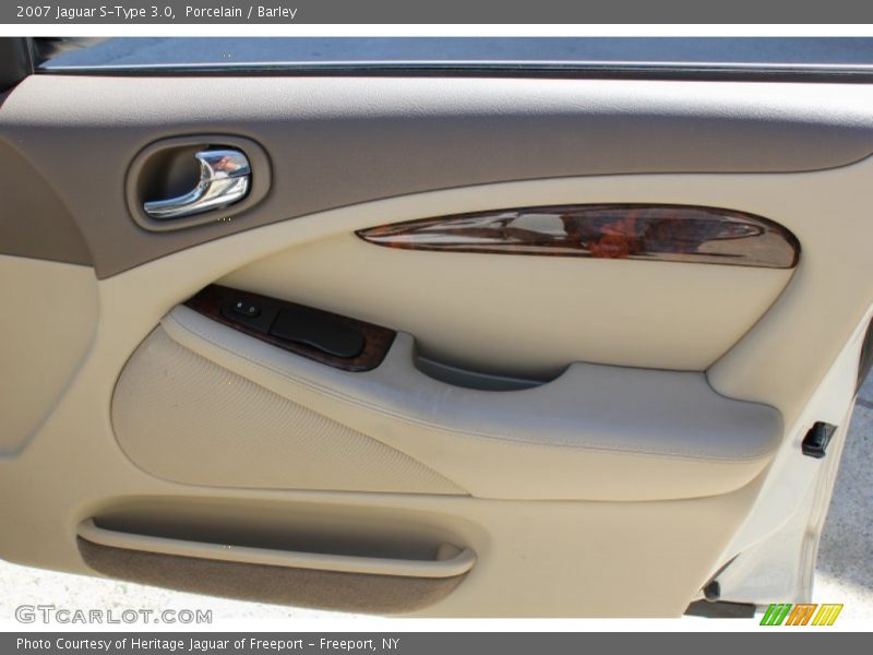 Porcelain / Barley 2007 Jaguar S-Type 3.0