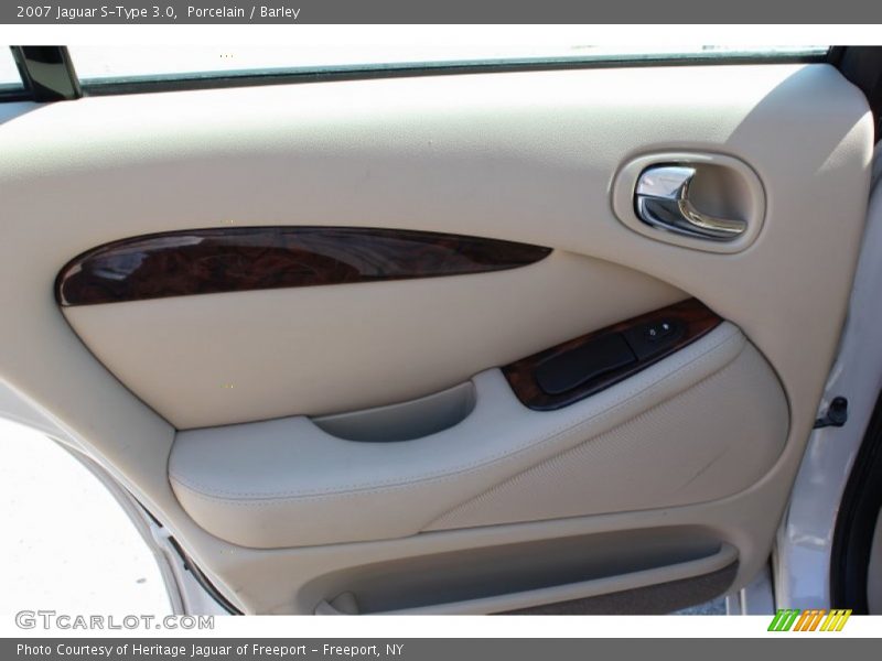 Porcelain / Barley 2007 Jaguar S-Type 3.0