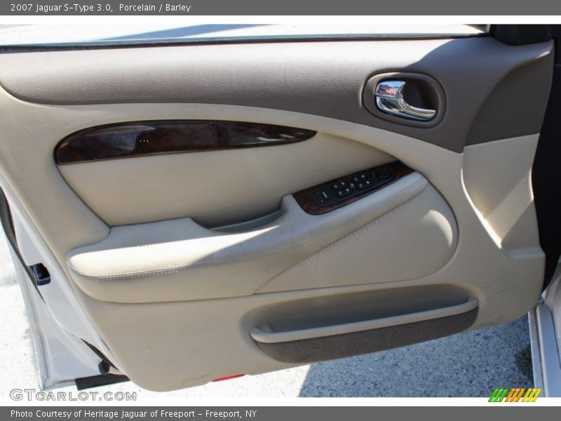 Porcelain / Barley 2007 Jaguar S-Type 3.0