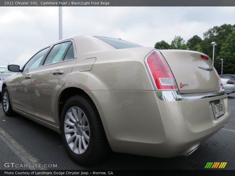 Cashmere Pearl / Black/Light Frost Beige 2012 Chrysler 300