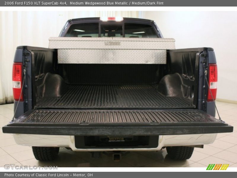 Medium Wedgewood Blue Metallic / Medium/Dark Flint 2006 Ford F150 XLT SuperCab 4x4