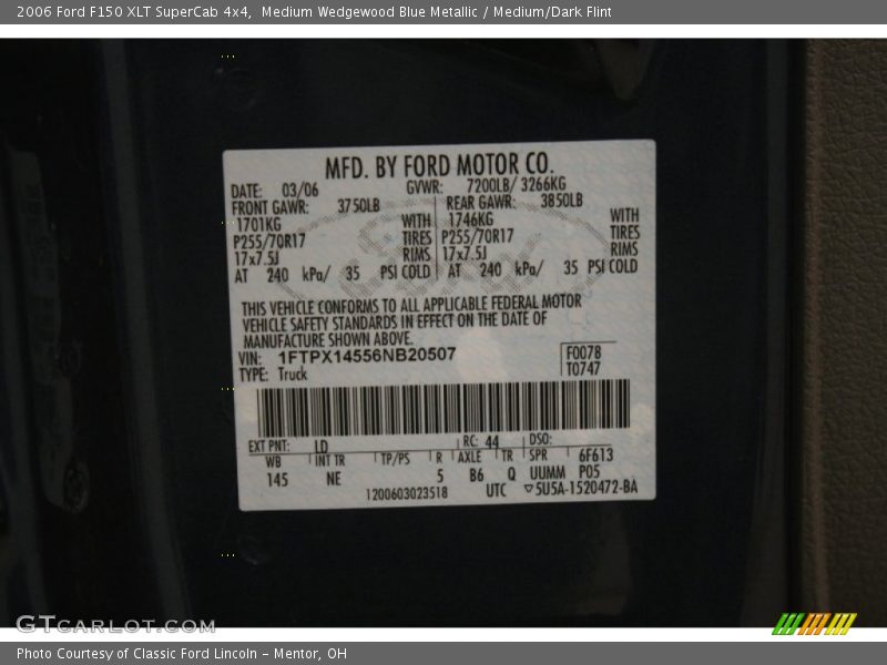 Medium Wedgewood Blue Metallic / Medium/Dark Flint 2006 Ford F150 XLT SuperCab 4x4