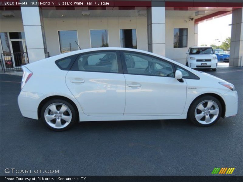 Blizzard White Pearl / Bisque 2010 Toyota Prius Hybrid IV