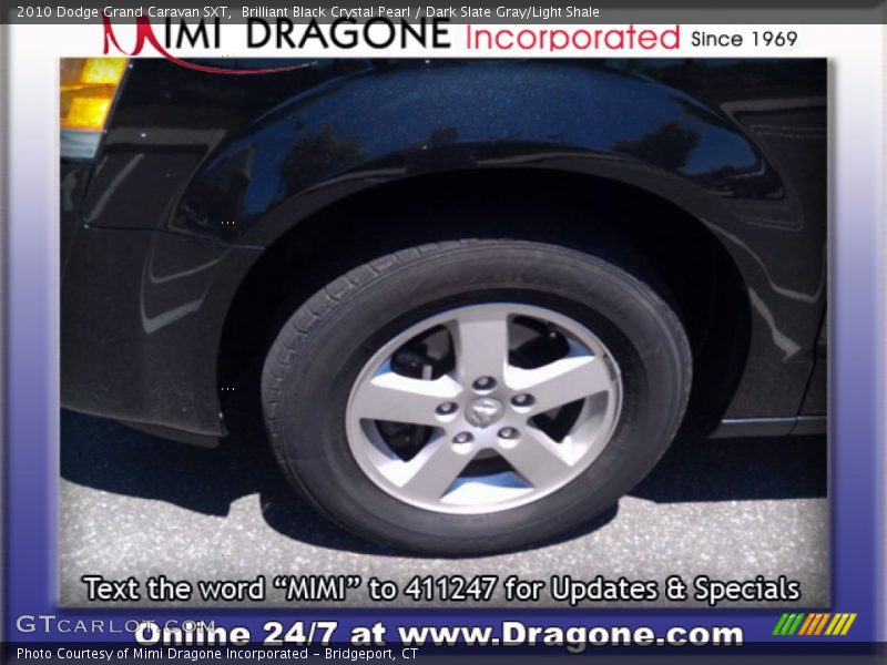 Brilliant Black Crystal Pearl / Dark Slate Gray/Light Shale 2010 Dodge Grand Caravan SXT