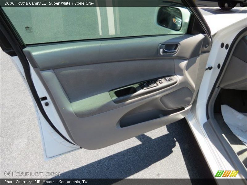Super White / Stone Gray 2006 Toyota Camry LE
