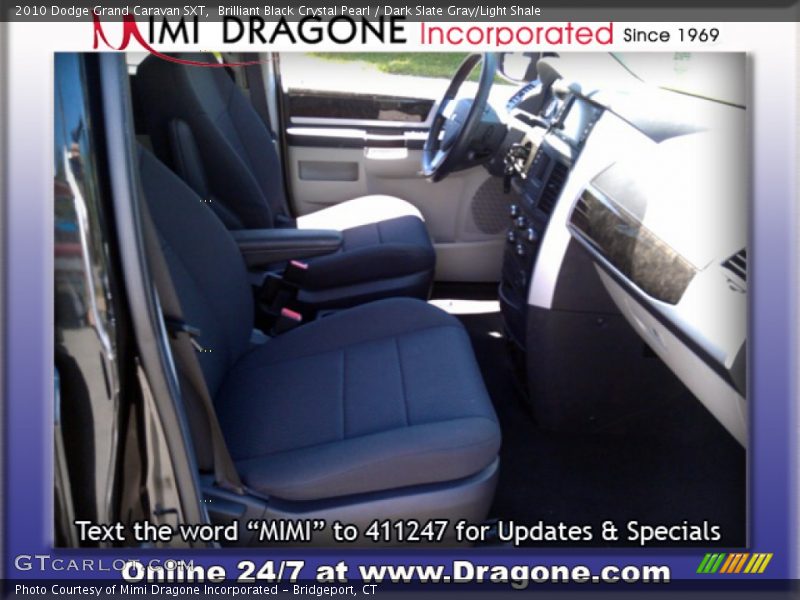 Brilliant Black Crystal Pearl / Dark Slate Gray/Light Shale 2010 Dodge Grand Caravan SXT