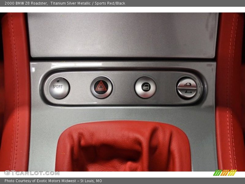 Controls of 2000 Z8 Roadster