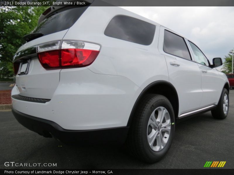 Bright White / Black 2013 Dodge Durango SXT