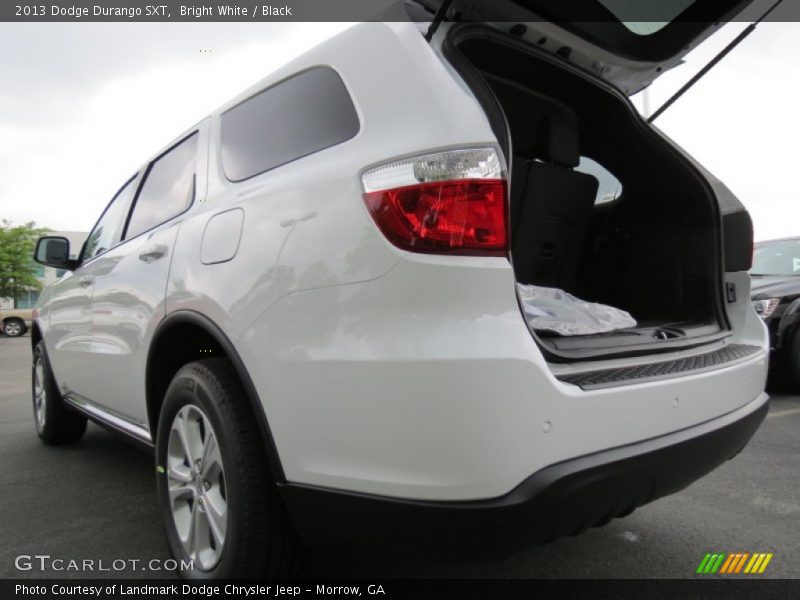 Bright White / Black 2013 Dodge Durango SXT