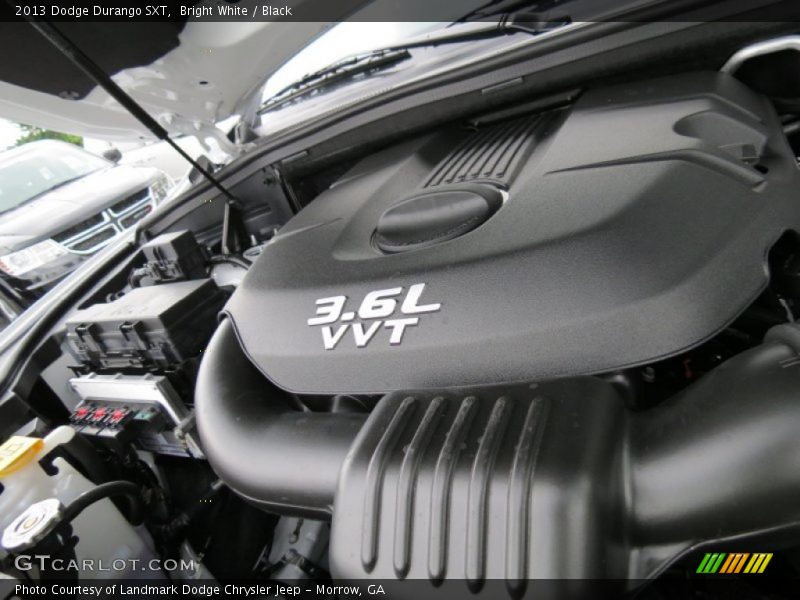 Bright White / Black 2013 Dodge Durango SXT