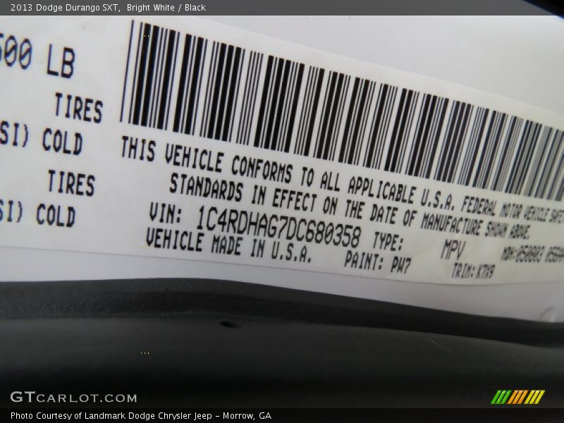 Bright White / Black 2013 Dodge Durango SXT