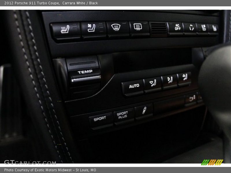 Controls of 2012 911 Turbo Coupe