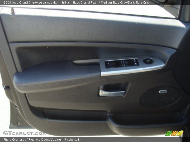 Brilliant Black Crystal Pearl / Medium Slate Gray/Dark Slate Gray 2009 Jeep Grand Cherokee Laredo 4x4