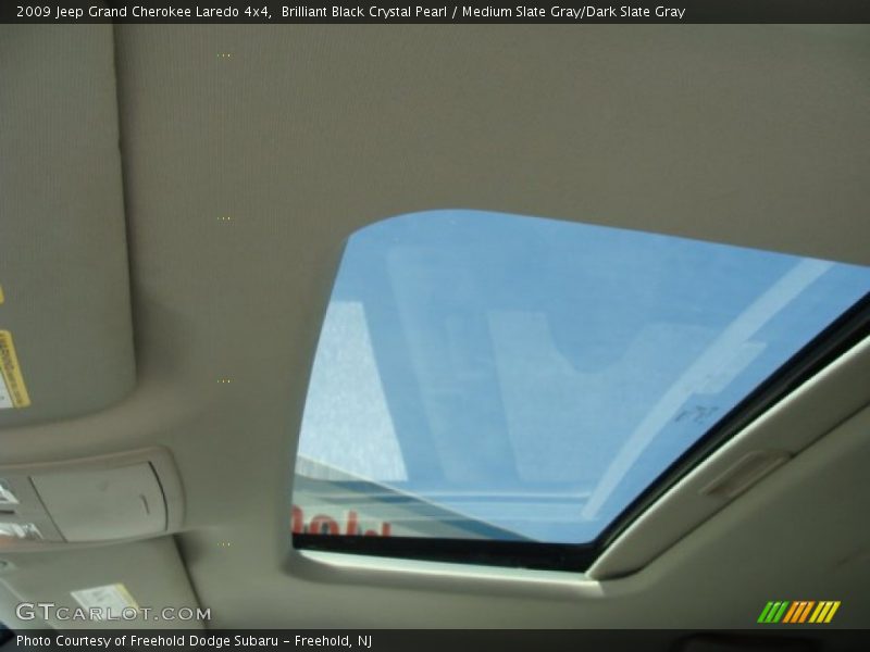 Brilliant Black Crystal Pearl / Medium Slate Gray/Dark Slate Gray 2009 Jeep Grand Cherokee Laredo 4x4