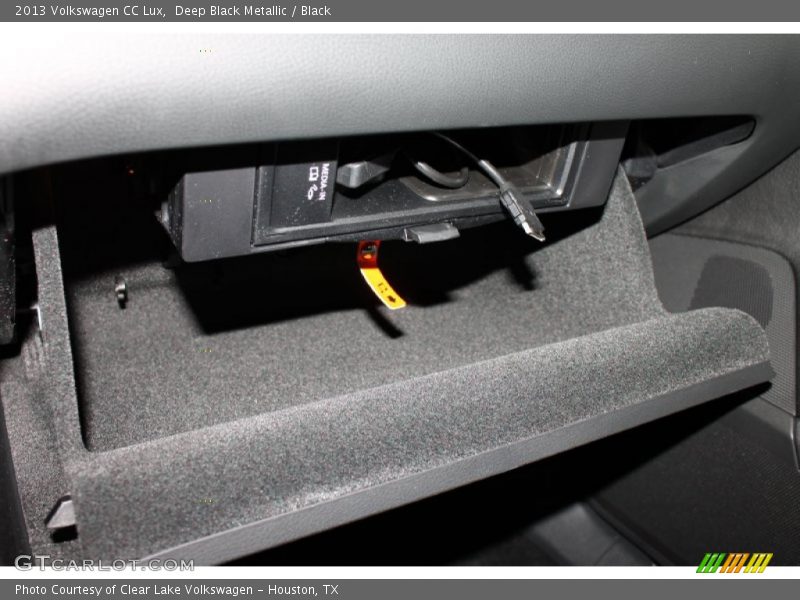 Deep Black Metallic / Black 2013 Volkswagen CC Lux