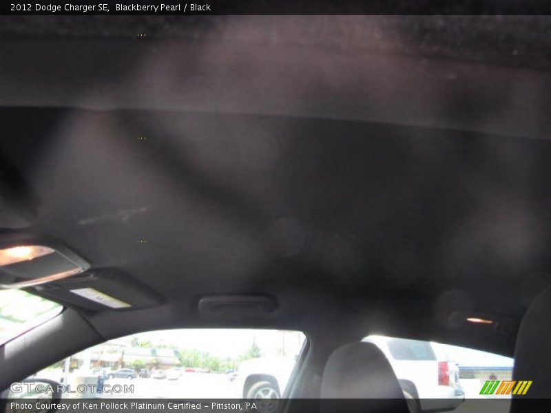 Blackberry Pearl / Black 2012 Dodge Charger SE