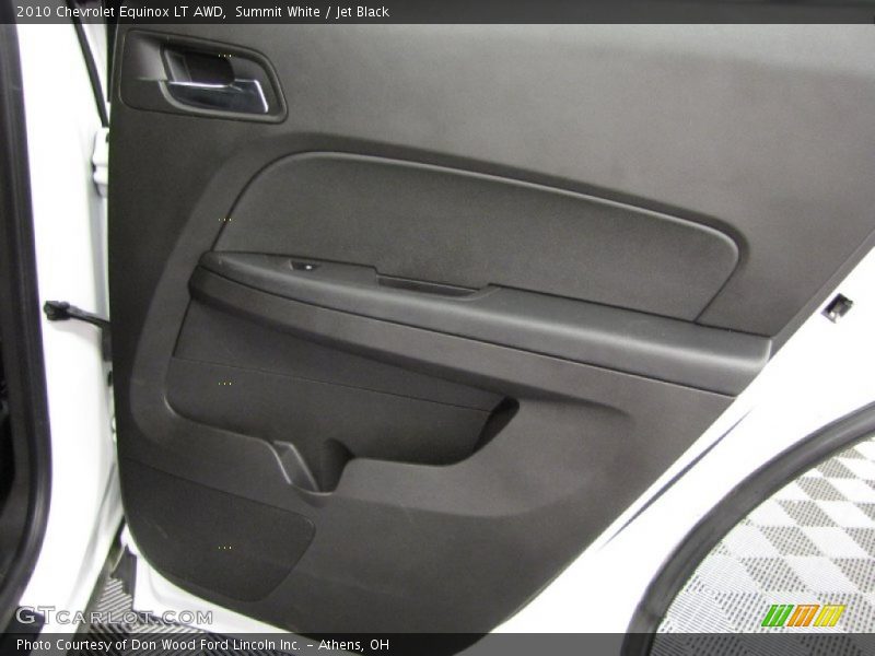 Summit White / Jet Black 2010 Chevrolet Equinox LT AWD