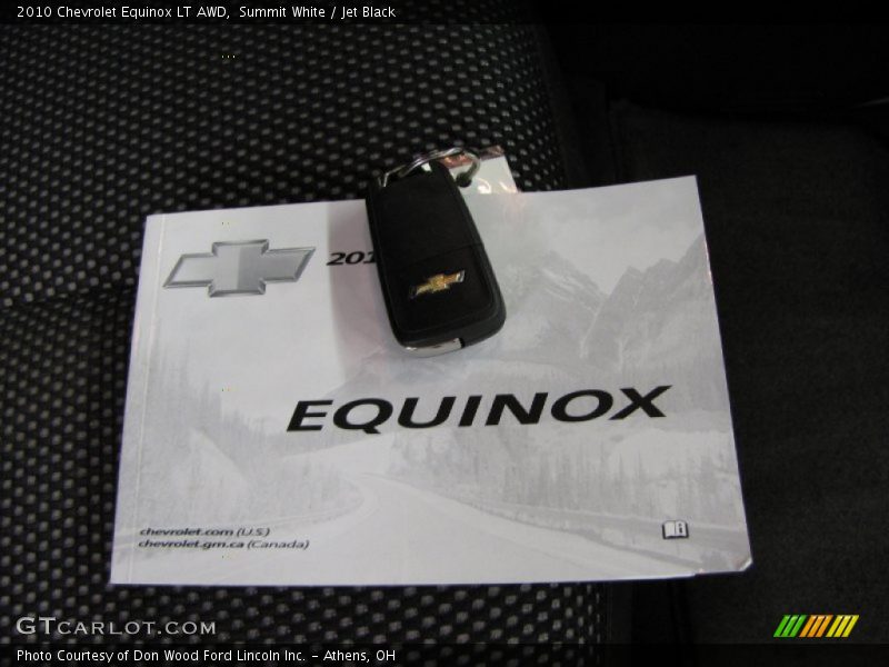 Summit White / Jet Black 2010 Chevrolet Equinox LT AWD