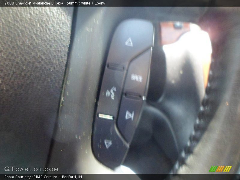 Summit White / Ebony 2008 Chevrolet Avalanche LT 4x4