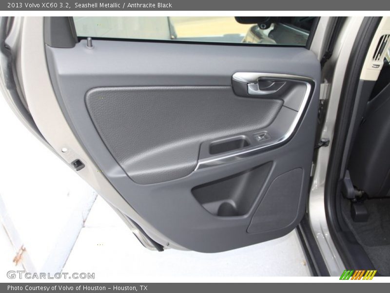 Seashell Metallic / Anthracite Black 2013 Volvo XC60 3.2