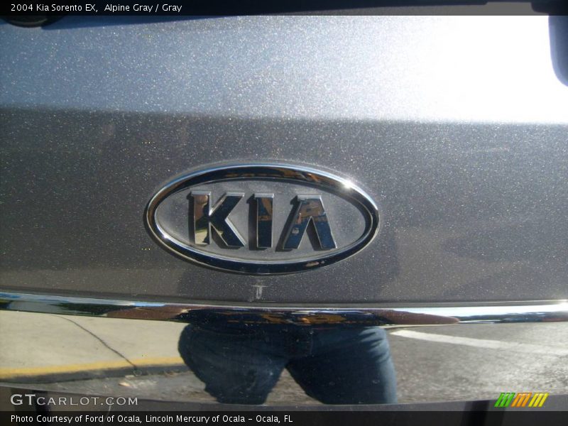 Alpine Gray / Gray 2004 Kia Sorento EX
