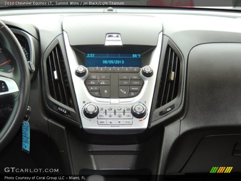 Summit White / Jet Black/Light Titanium 2010 Chevrolet Equinox LT