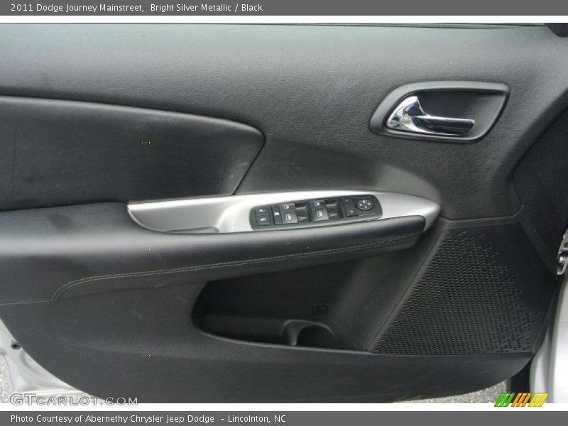 Bright Silver Metallic / Black 2011 Dodge Journey Mainstreet