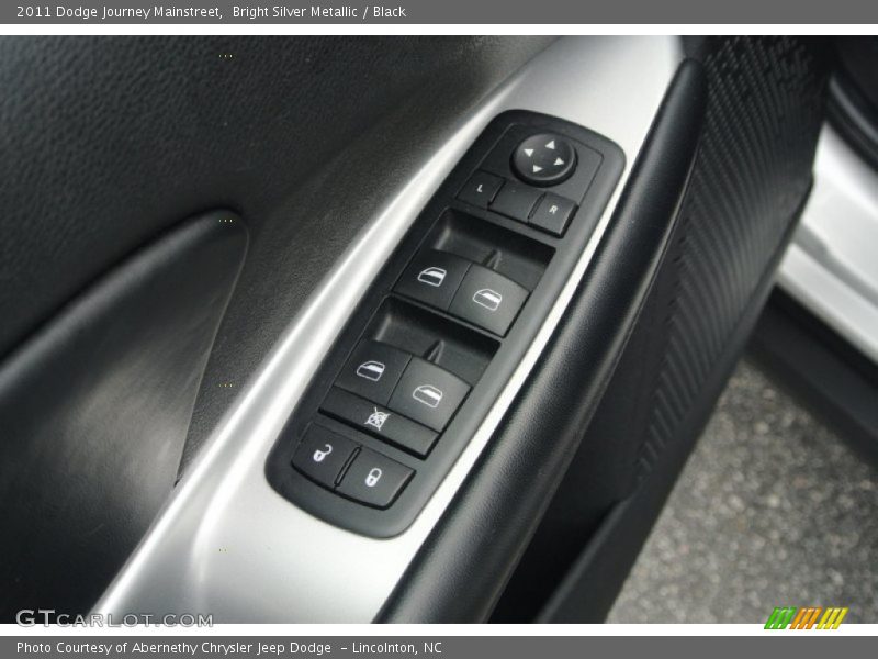 Bright Silver Metallic / Black 2011 Dodge Journey Mainstreet