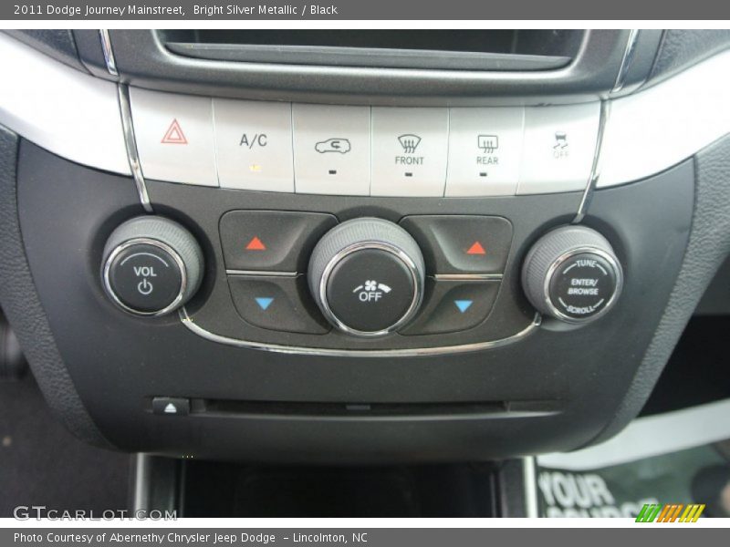 Bright Silver Metallic / Black 2011 Dodge Journey Mainstreet